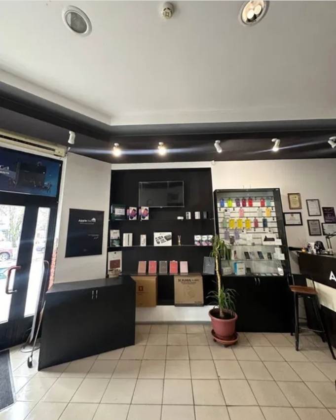 Аренда торгового помещения 44 м², Академика Глушко просп.