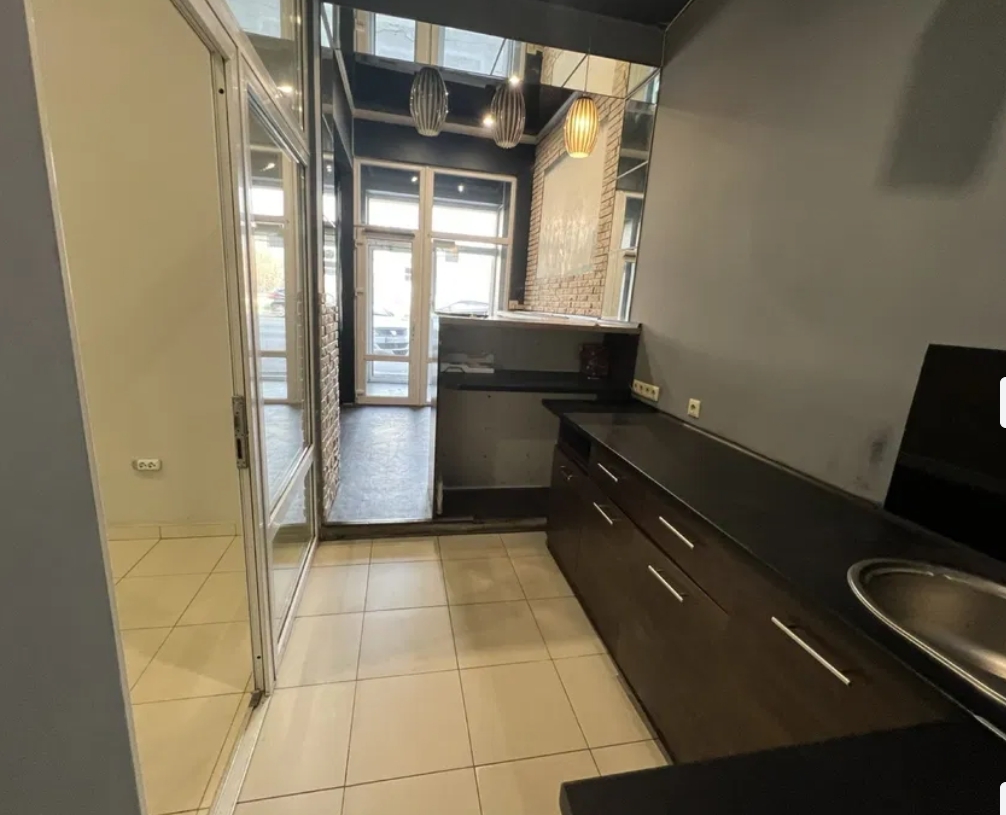 Аренда другого торгового помещения 70 м², Комарова Космонавта ул.