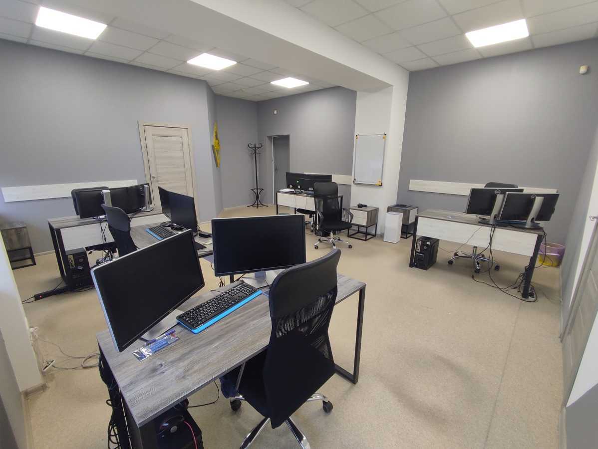 Оренда офісу 70 м², Євгена Сверстюка вул., 11б