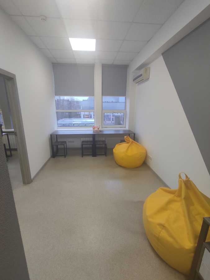 Оренда офісу 70 м², Євгена Сверстюка вул., 11б