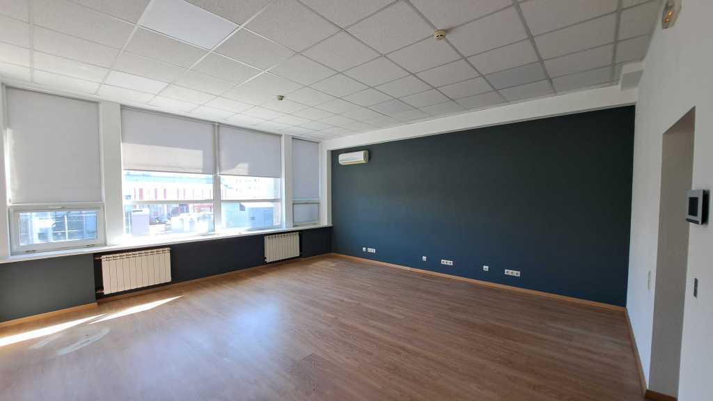 Оренда офісу 66 м², Євгена Сверстюка вул., 11б