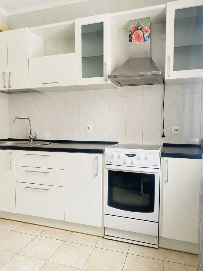 Оренда 2-кімнатної квартири 56 м², Квітневий пров., 1Б