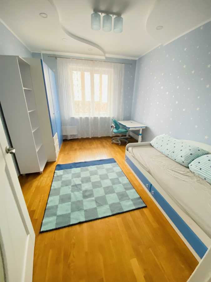 Оренда 2-кімнатної квартири 56 м², Квітневий пров., 1Б