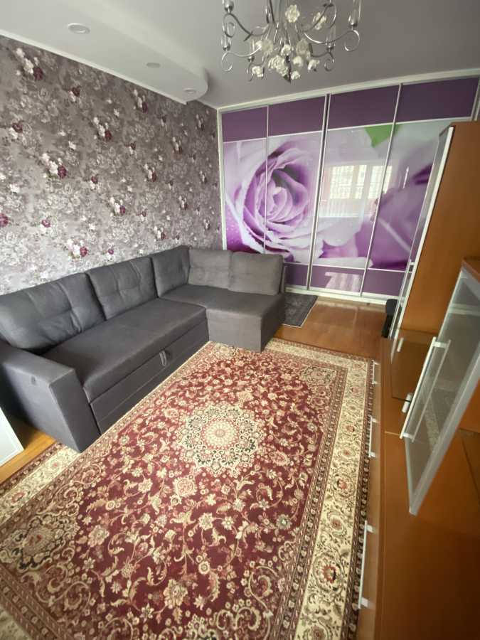 Оренда 2-кімнатної квартири 56 м², Квітневий пров., 1Б