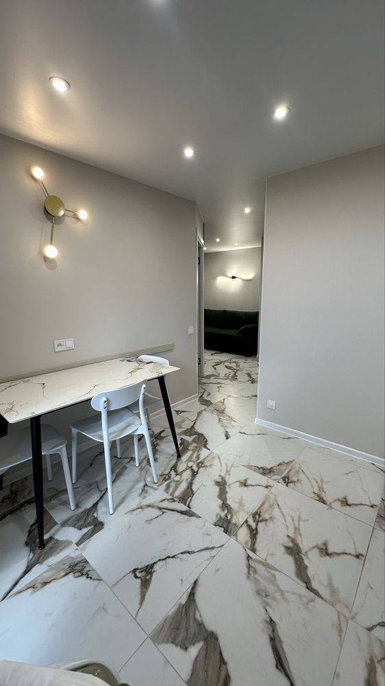 Аренда 2-комнатной квартиры 40 м², Менахем-Мендл Шнеерсона ул., 1