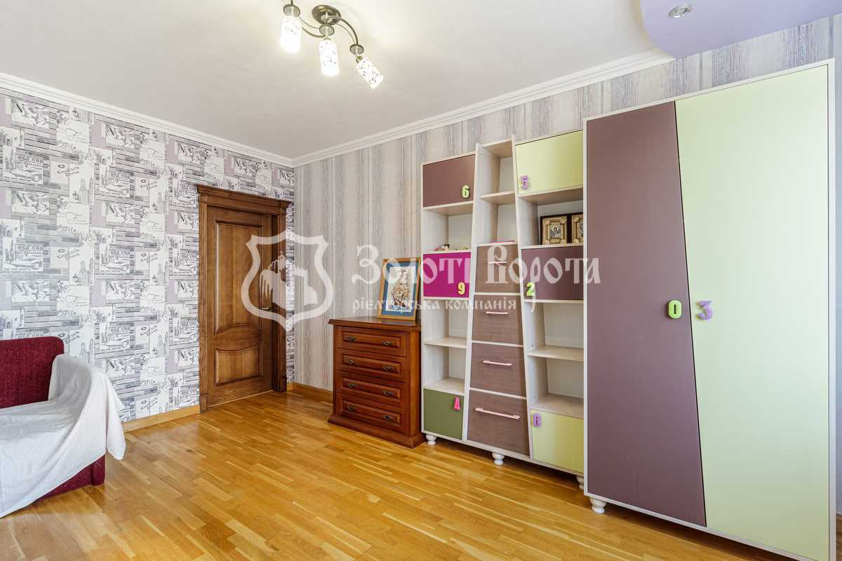 Продажа 3-комнатной квартиры 105.4 м², Пономарева ул., 26к1