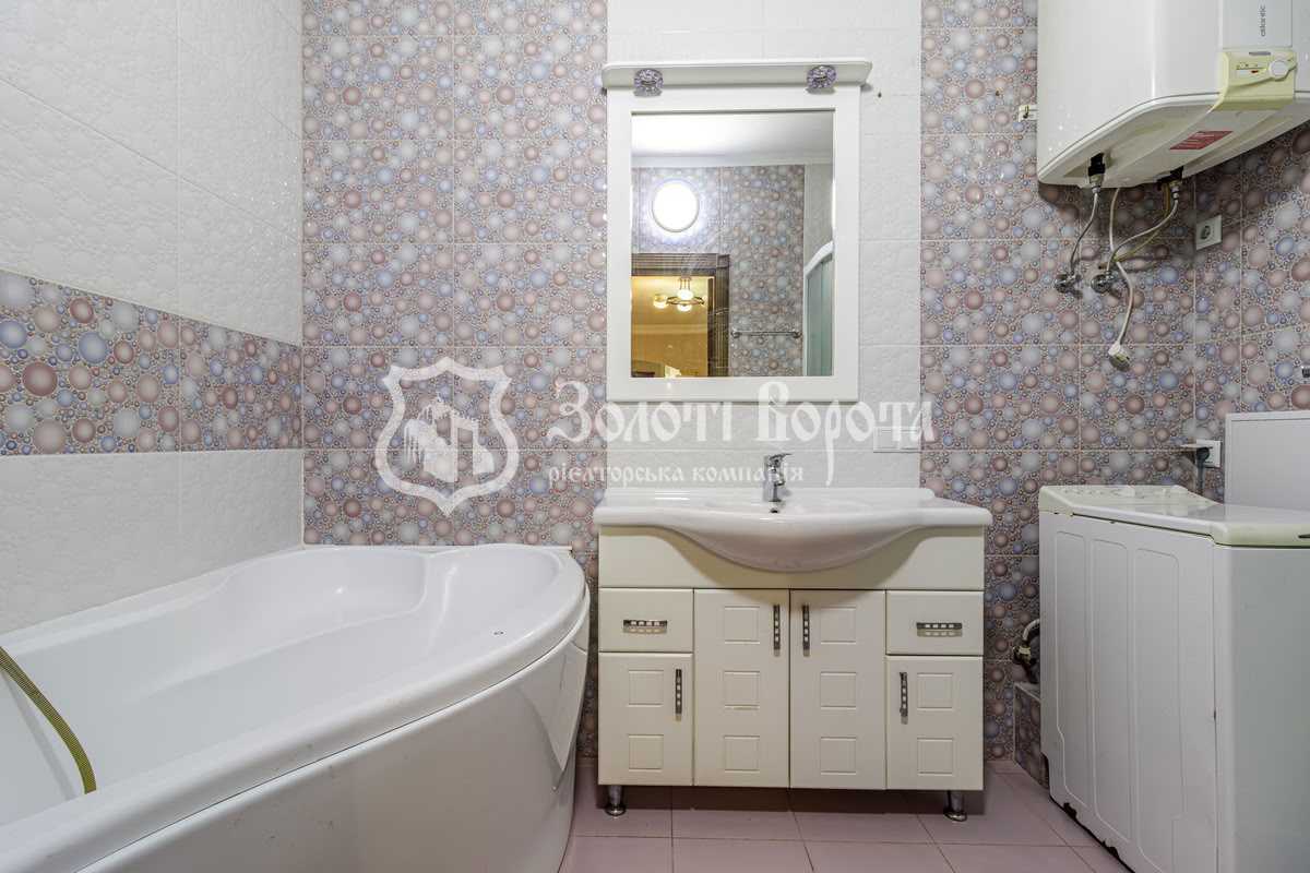 Продажа 3-комнатной квартиры 105.4 м², Пономарева ул., 26к1