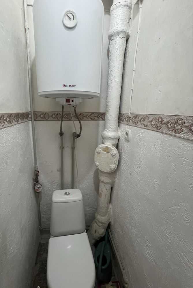 Продаж 3-кімнатної квартири 37 м², Васильківська вул., 19/1