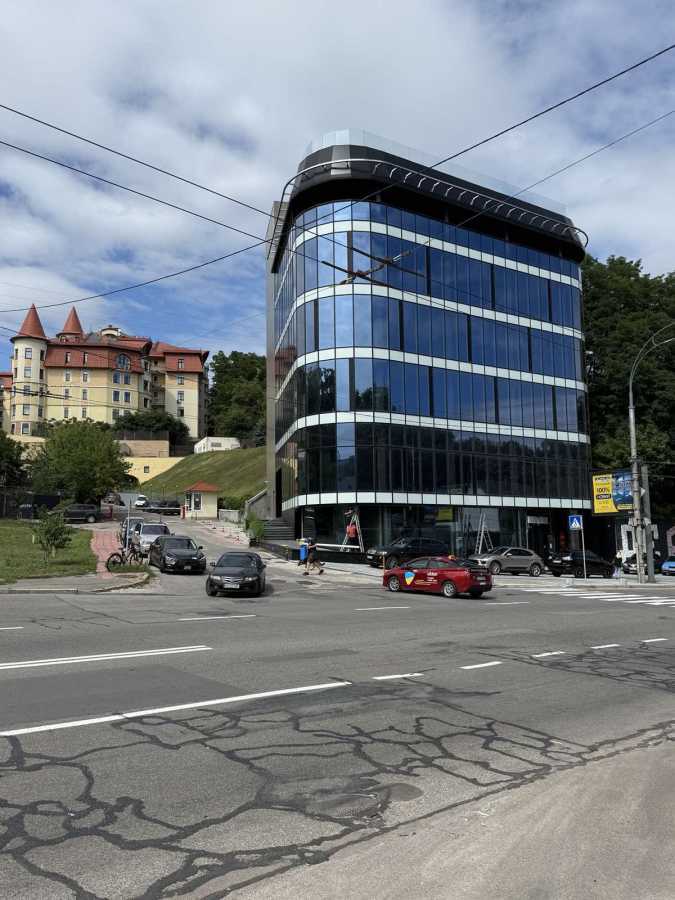 Аренда другого торгового помещения 350 м², Ивана Федорова ул.