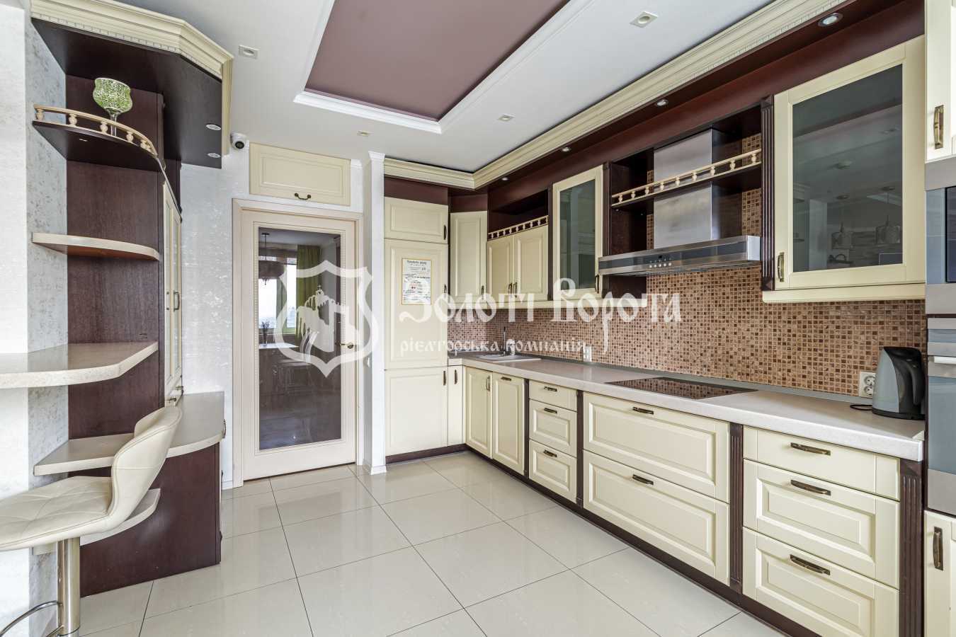 Продажа 3-комнатной квартиры 113.6 м², Княжий Затон ул., 21