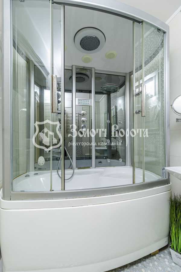 Продажа 3-комнатной квартиры 113.6 м², Княжий Затон ул., 21