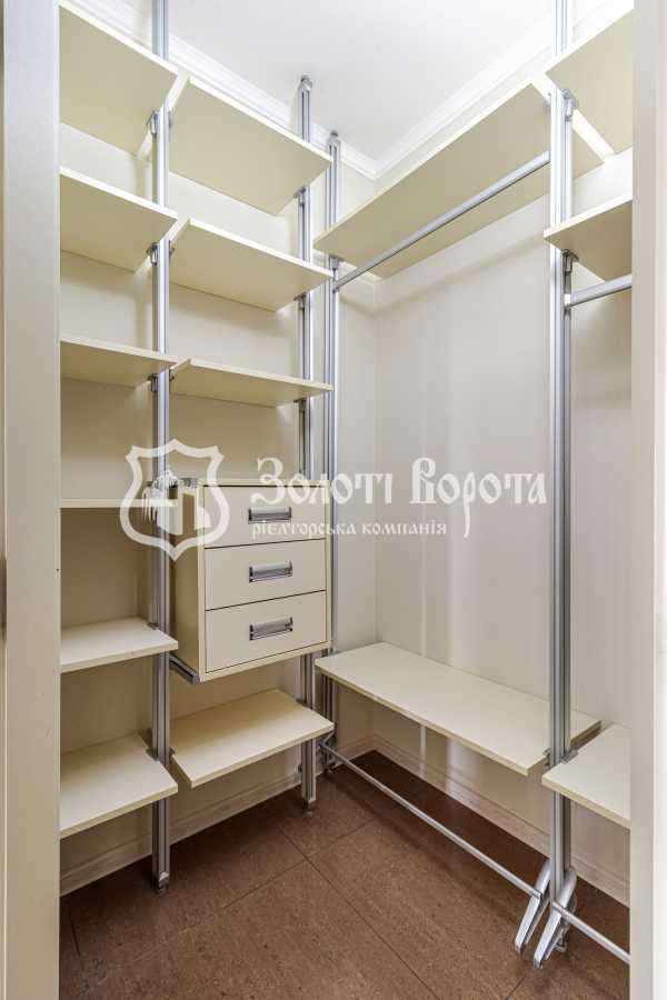 Продажа 3-комнатной квартиры 113.6 м², Княжий Затон ул., 21