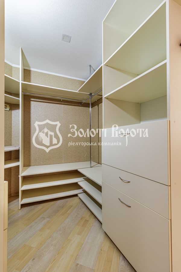 Продажа 3-комнатной квартиры 113.6 м², Княжий Затон ул., 21