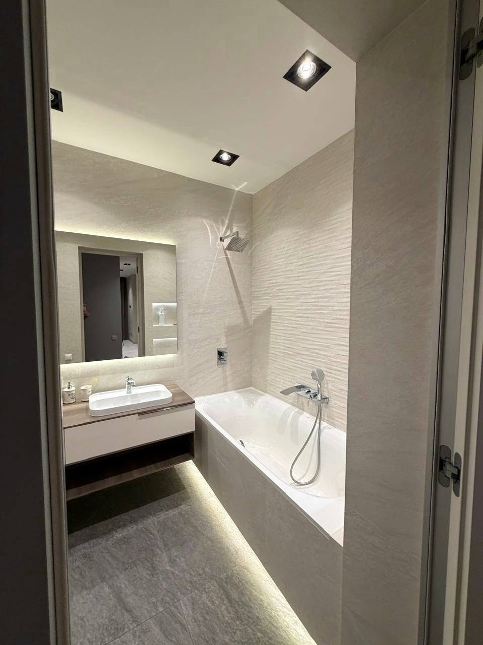 Аренда 3-комнатной квартиры 130 м², Генерала Шаповала ул.