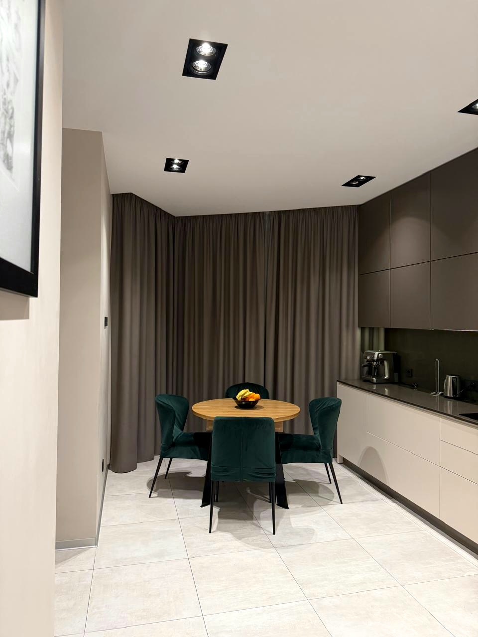 Аренда 3-комнатной квартиры 130 м², Генерала Шаповала ул.