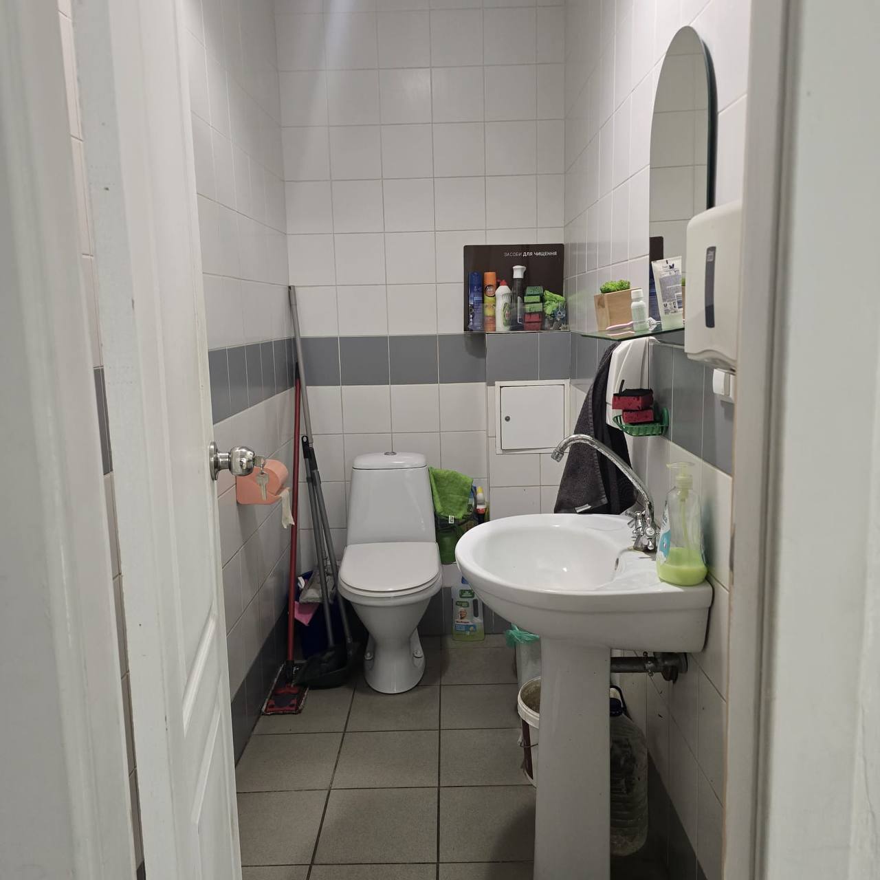 Аренда торгового помещения 180 м², Победы пл.