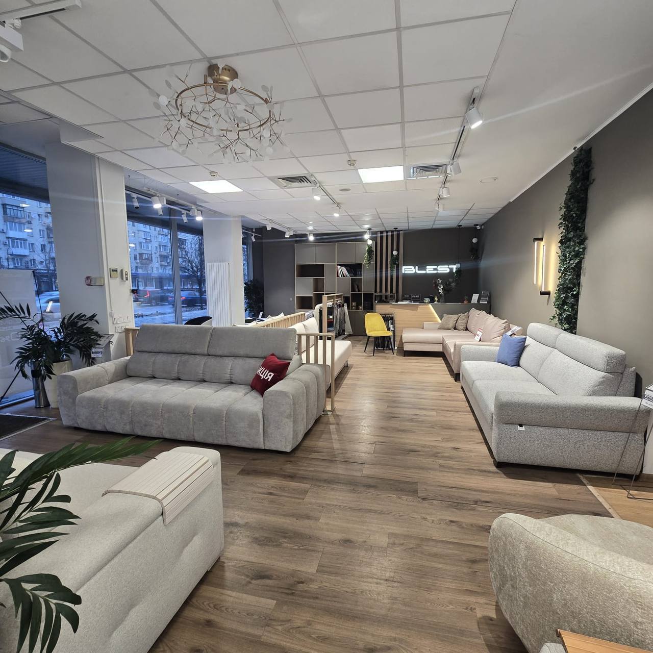 Аренда торгового помещения 180 м², Победы пл.