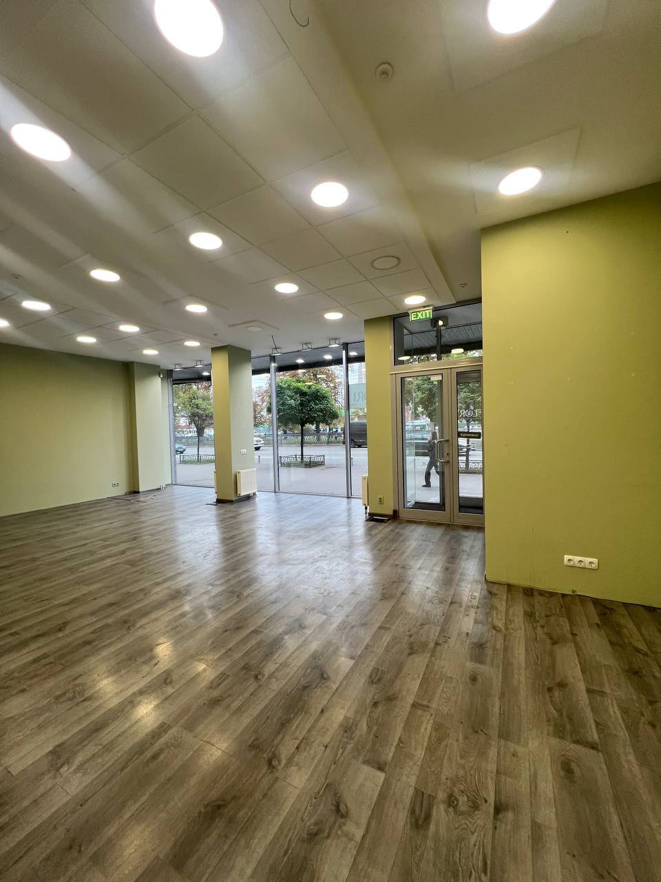 Аренда торгового помещения 64 м², Победы просп.