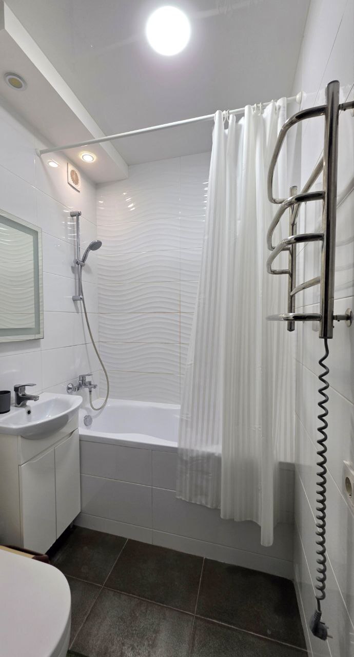 Продаж 2-кімнатної квартири 42 м², Івана Камишева вул.