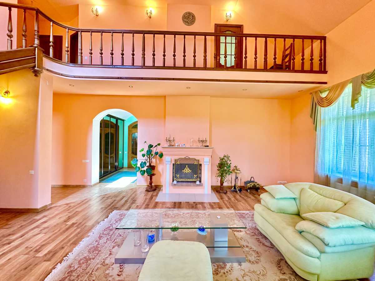 Продаж будинку 240 м², Квітки Цісик вул., 81