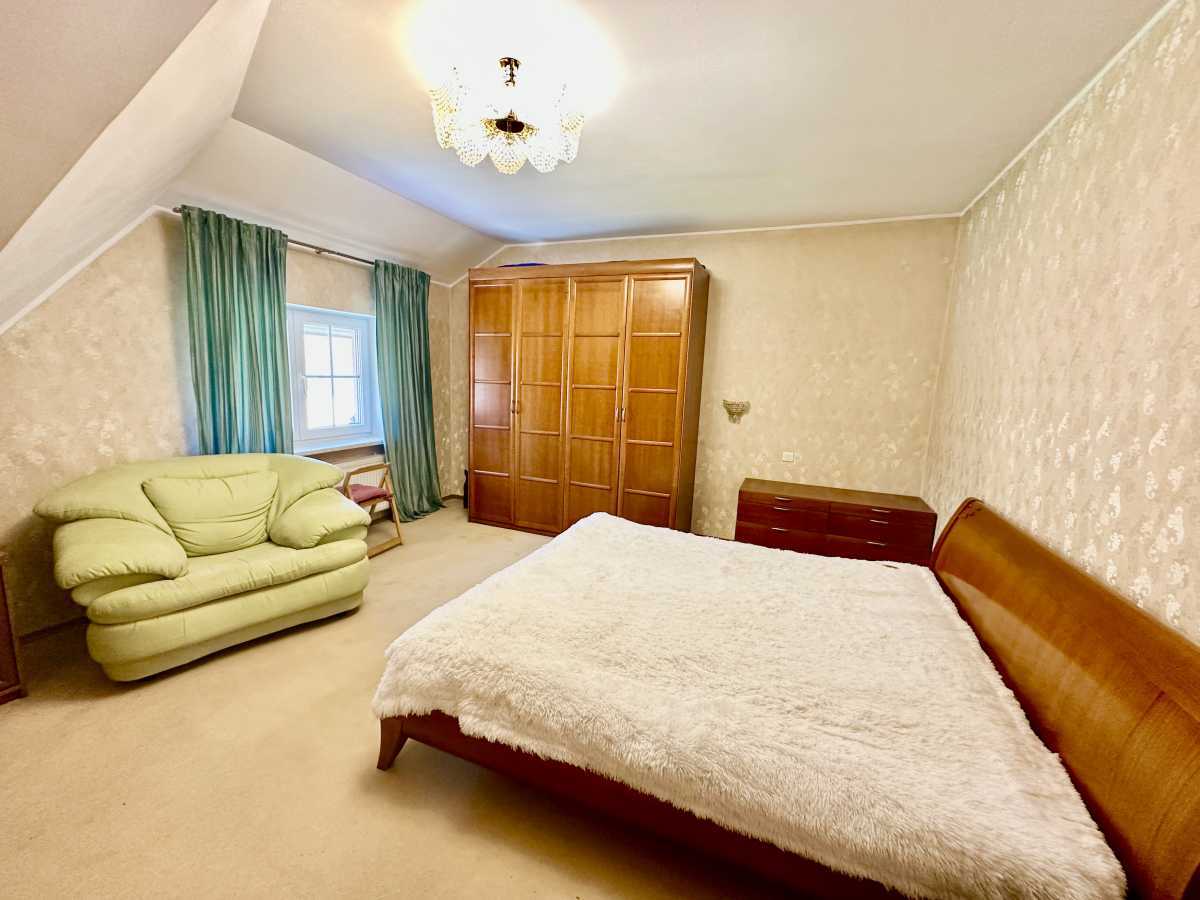 Продаж будинку 240 м², Квітки Цісик вул., 81