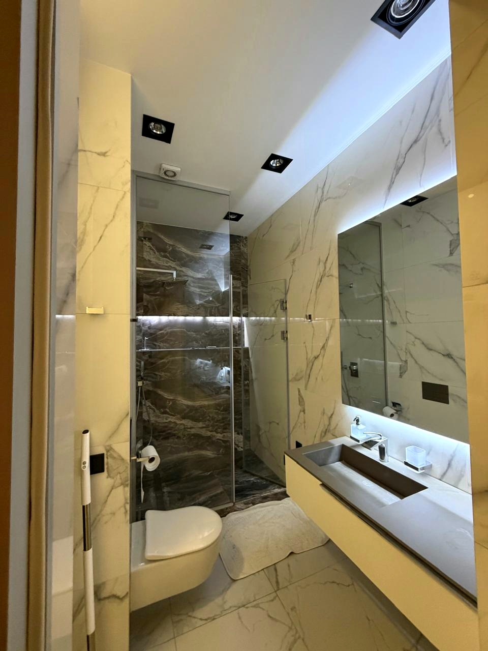 Аренда 3-комнатной квартиры 130 м², Шаповалова 2А