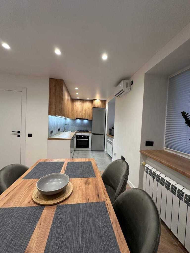 Продажа 3-комнатной квартиры 56.5 м², Армейская ул., 12