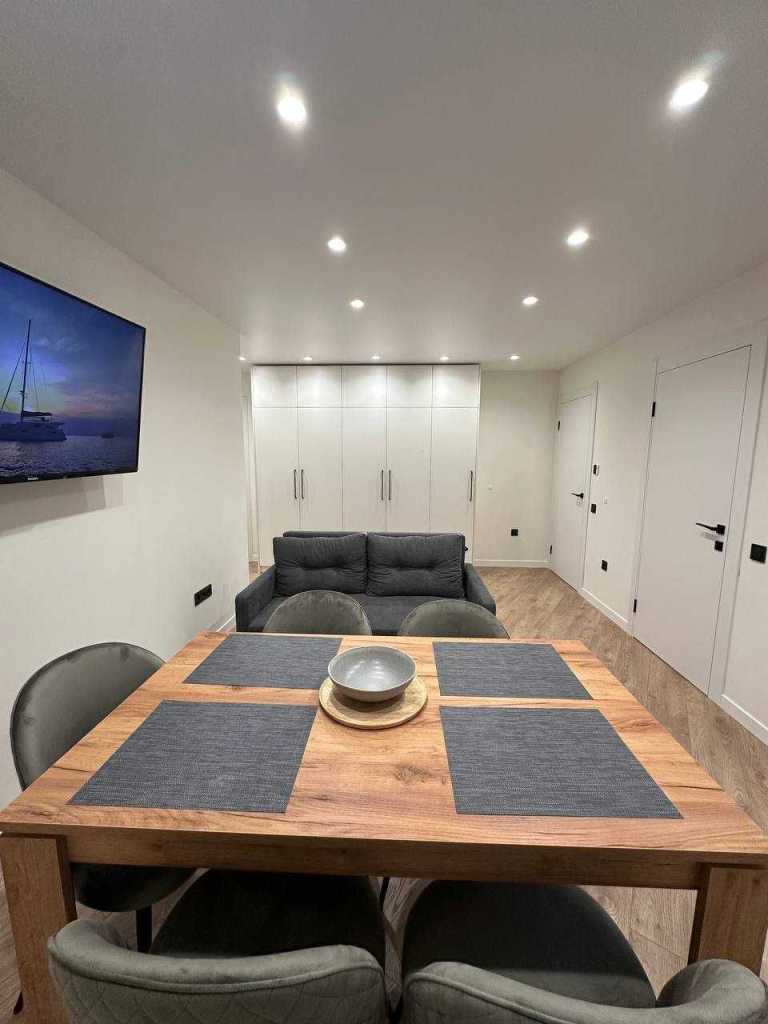 Продажа 3-комнатной квартиры 56.5 м², Армейская ул., 12