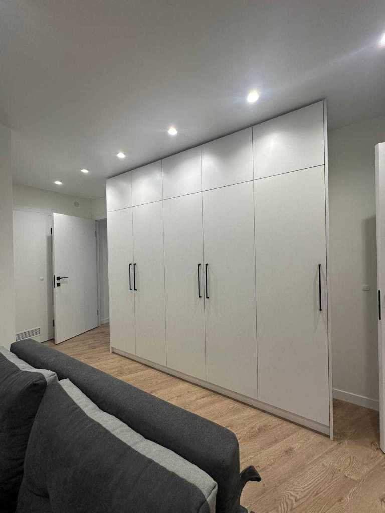 Продажа 3-комнатной квартиры 56.5 м², Армейская ул., 12