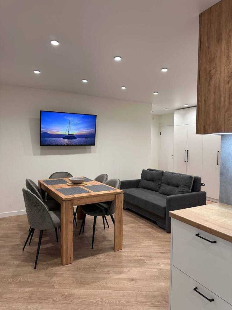 Продажа 3-комнатной квартиры 56.5 м², Армейская ул., 12