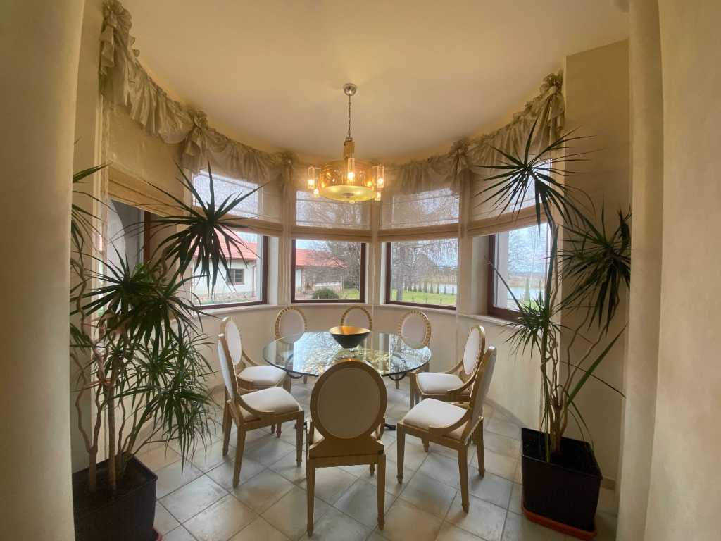 Продажа коттеджа 585 м², Центральная ул.