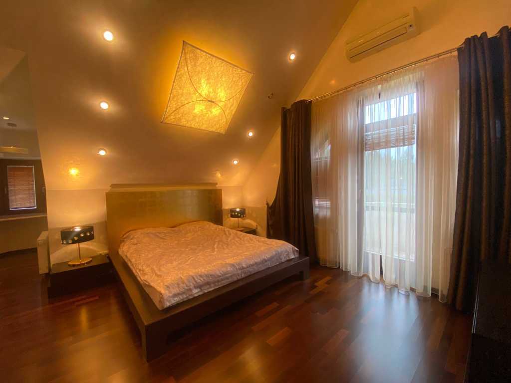 Продажа коттеджа 585 м², Центральная ул.