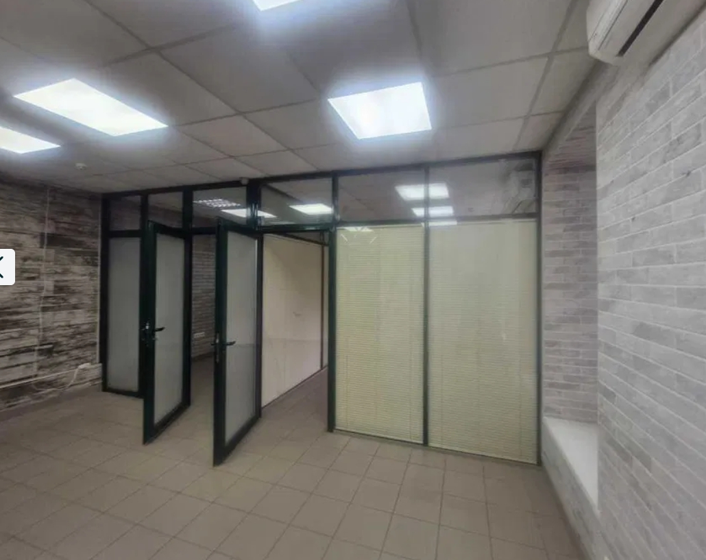 Аренда торгового помещения 80 м², Варненская ул.