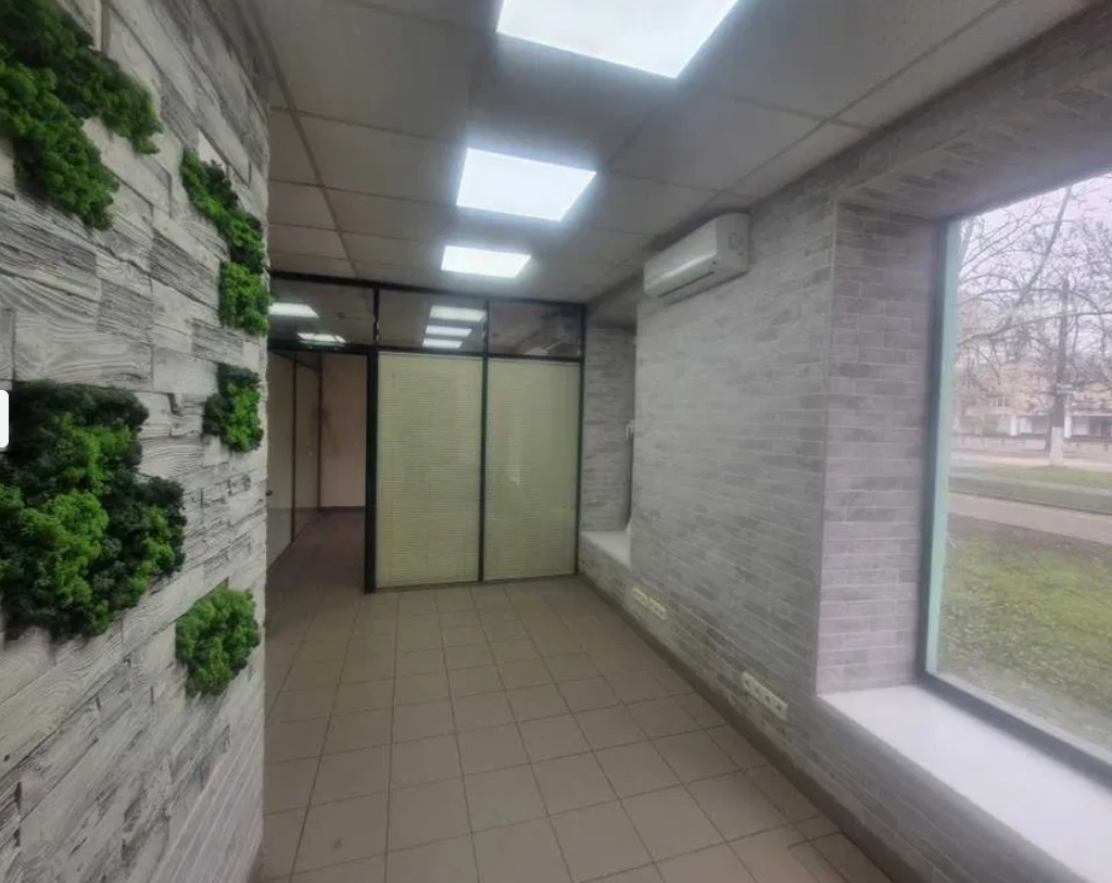 Аренда торгового помещения 80 м², Варненская ул.