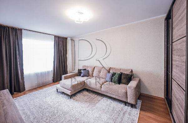 Продажа 2-комнатной квартиры 59 м², Новаторов ул., 22Б