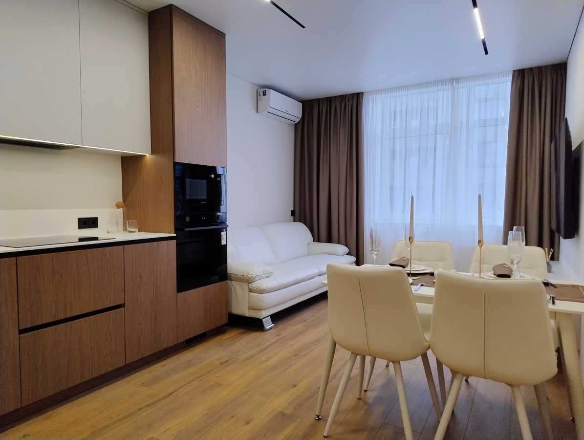 Продажа 2-комнатной квартиры 61 м², Александра Олеся ул., 5