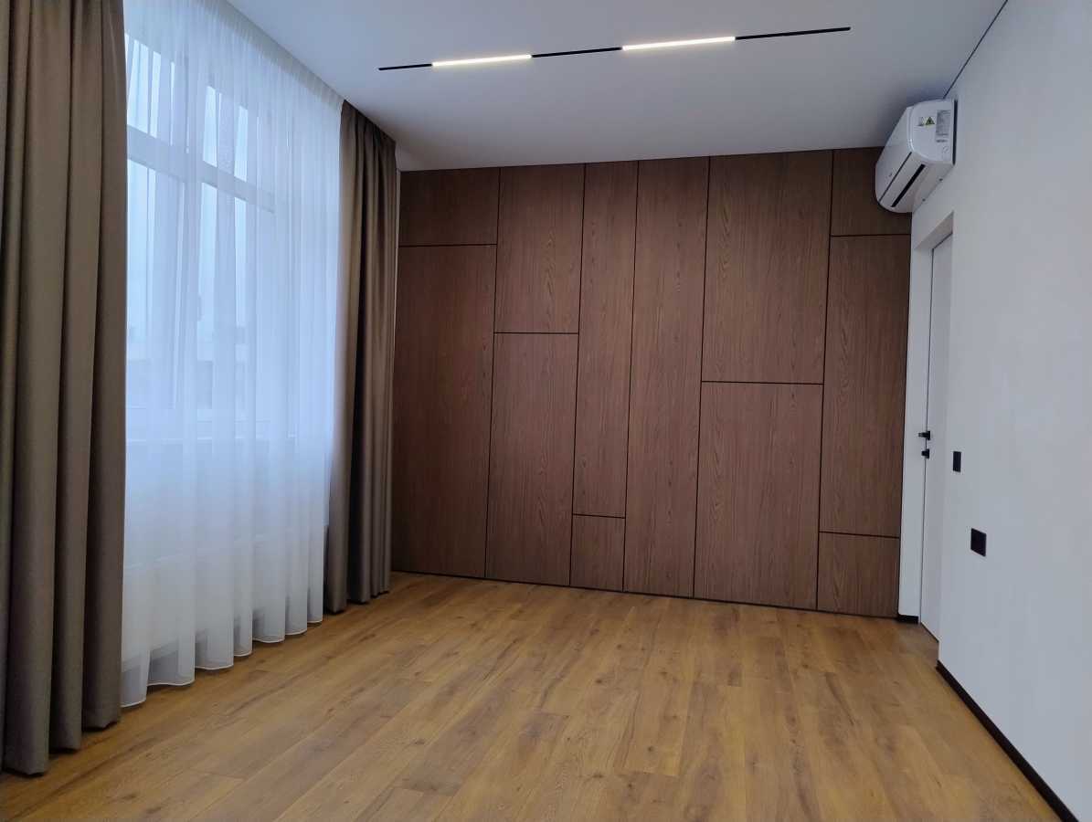 Продажа 2-комнатной квартиры 61 м², Александра Олеся ул., 5