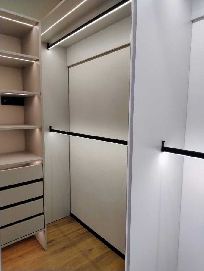 Продажа 2-комнатной квартиры 61 м², Александра Олеся ул., 5