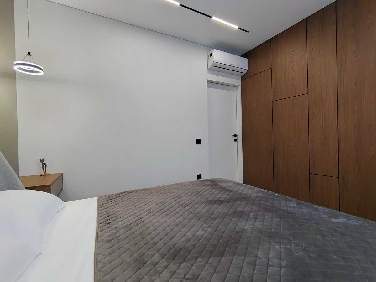 Продажа 2-комнатной квартиры 61 м², Александра Олеся ул., 5