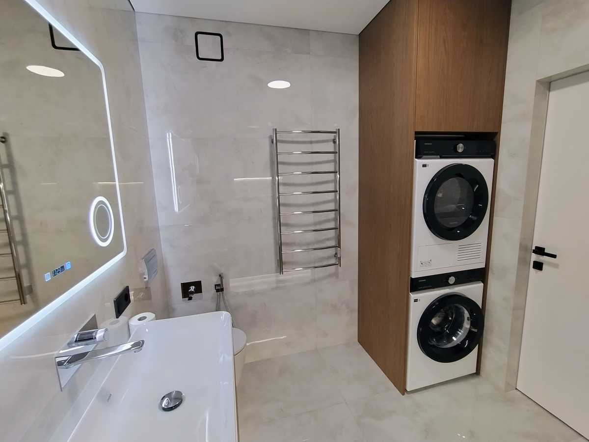 Продажа 2-комнатной квартиры 61 м², Александра Олеся ул., 5