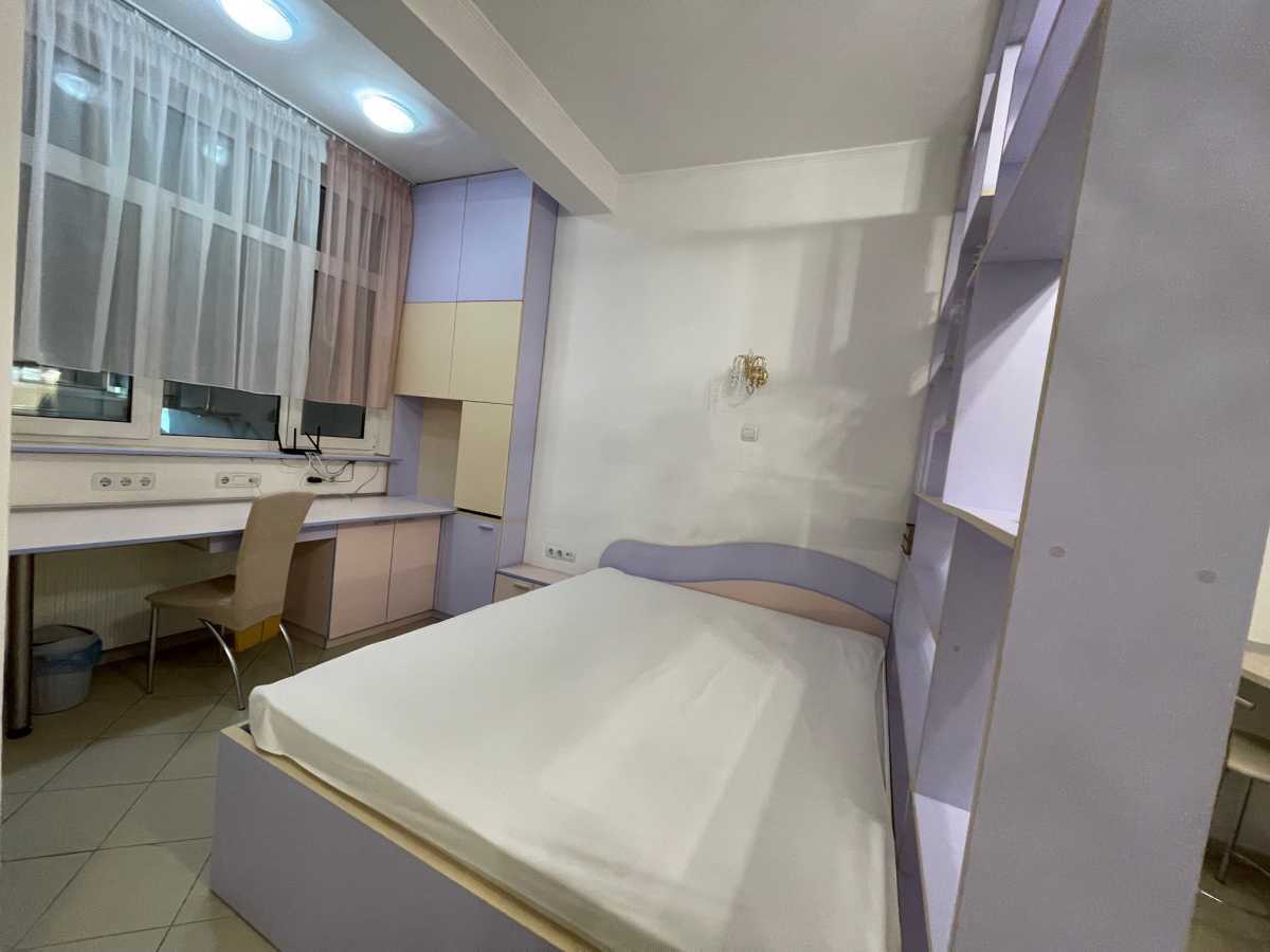 Оренда 2-кімнатної квартири 52 м², Жилянська вул., 118