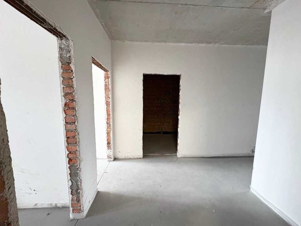 Продажа 2-комнатной квартиры 77 м², Центральна, 1