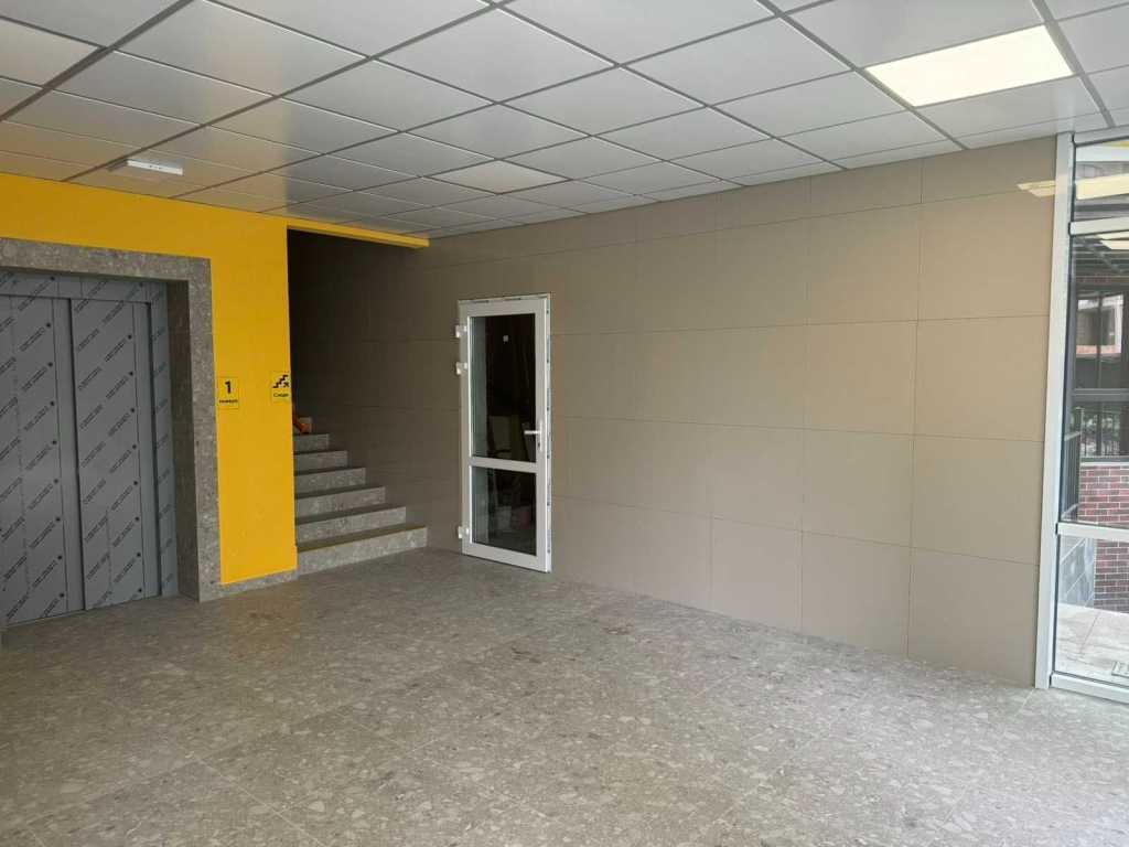 Продажа 2-комнатной квартиры 77 м², Центральна, 1