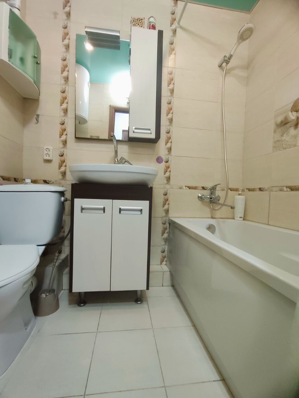 Продажа 2-комнатной квартиры 46 м², Тополь 2 ул.