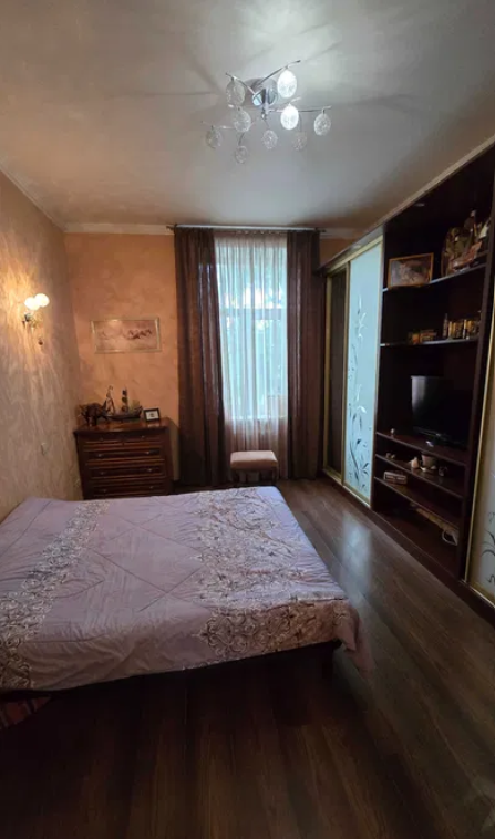 Продажа 4-комнатной квартиры 90 м², Большая Васильковская ул.