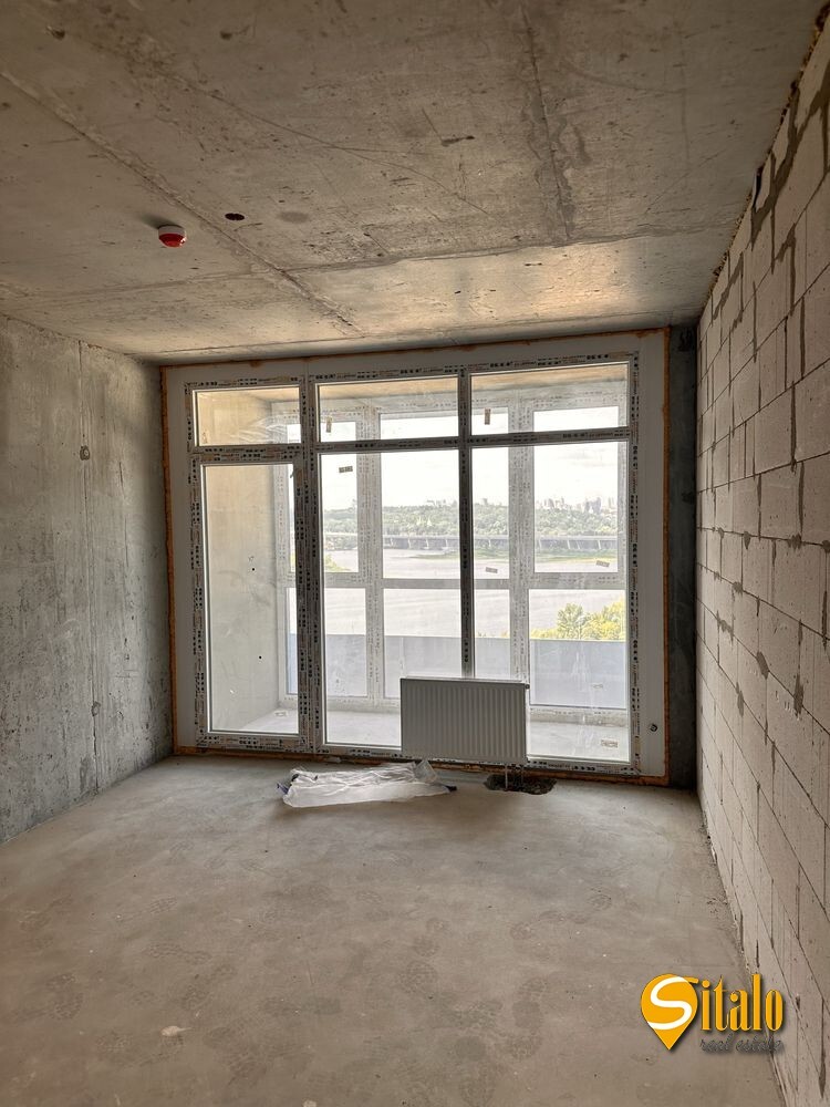 Продажа 2-комнатной квартиры 75.6 м², Днепровская наб.