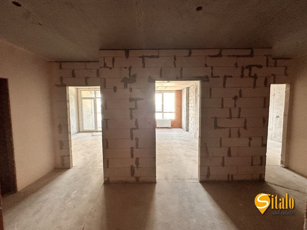 Продажа 2-комнатной квартиры 75.6 м², Днепровская наб.