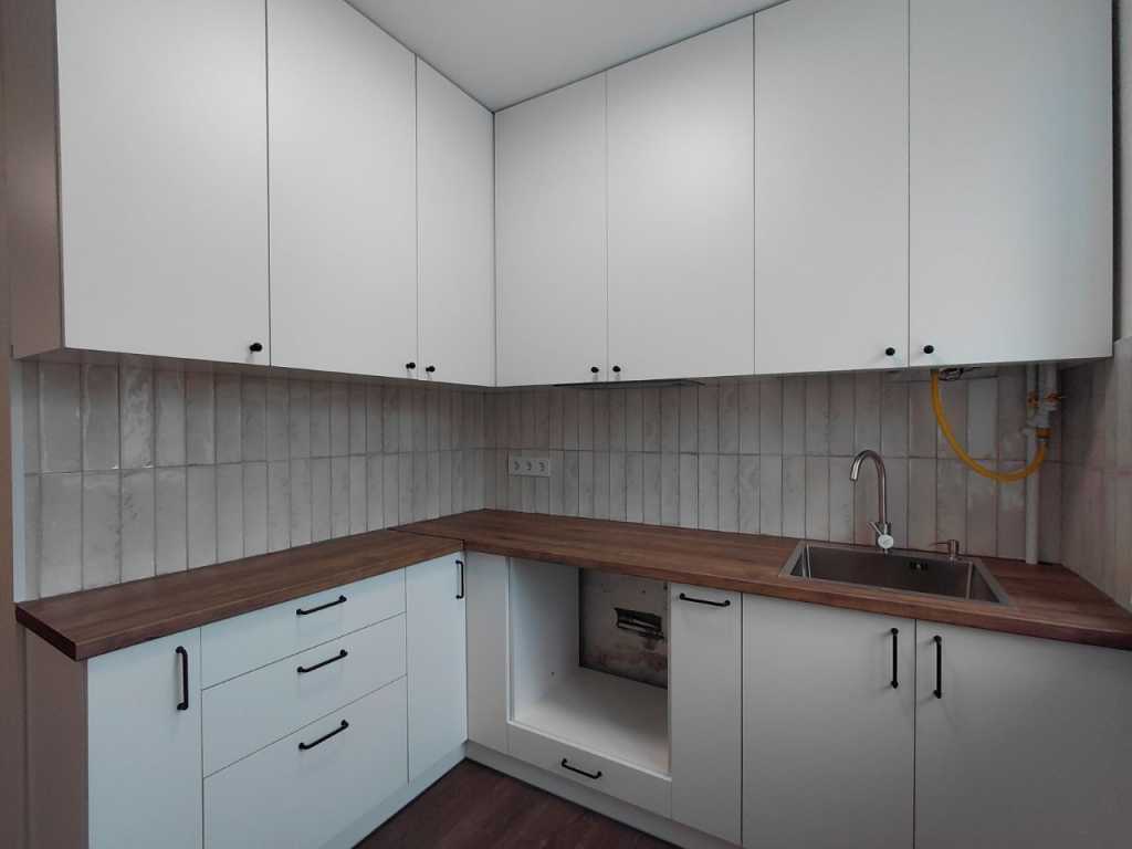 Продаж 3-кімнатної квартири 42 м², Волі просп., 68