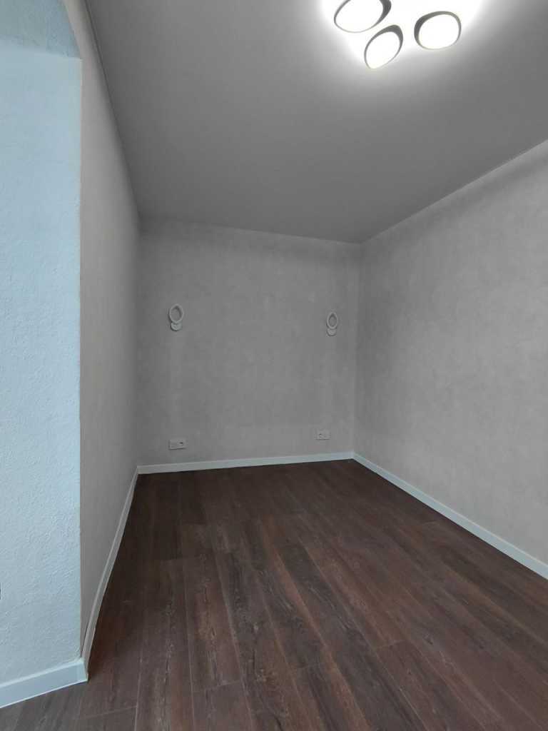 Продаж 3-кімнатної квартири 42 м², Волі просп., 68