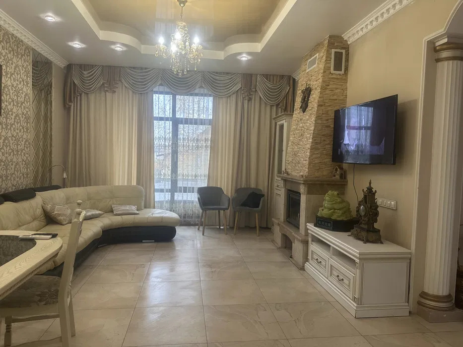 Аренда дома 300 м², Кирилла Осьмака ул.